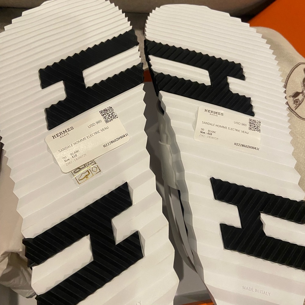 NEW Hermes Electric White and Black Leather H Sandals - Picture 12 of 15